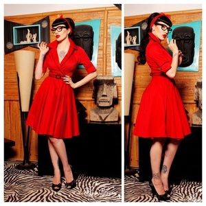 Deadly Dames Haunted Housewives dress used w/ belt